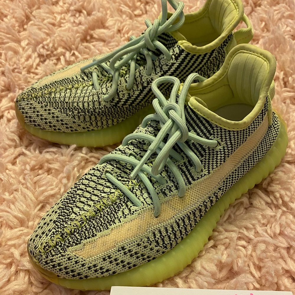 Yeezy Yeezreel size 5.5